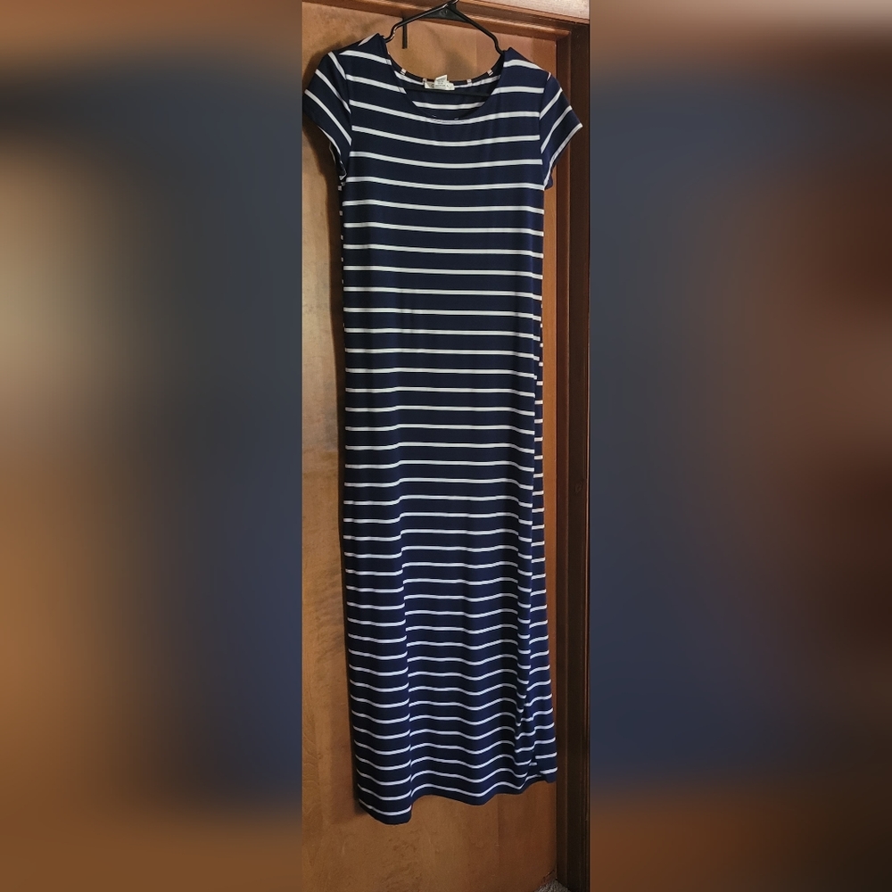 Maxi navy dress